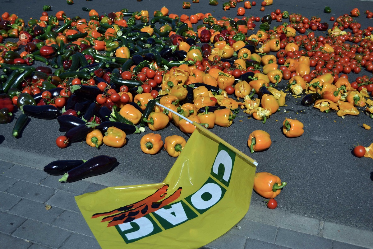 Coag protesta por los «bajos precios» y pide a la UEuna ley de la cadena alimentaria justa