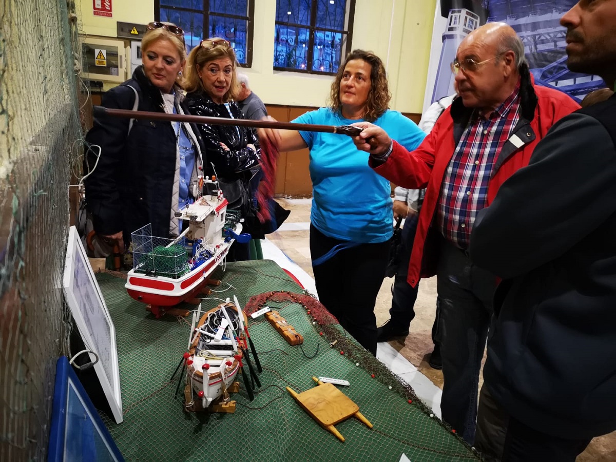 El Puerto de Almería promociona la pesca artesanal