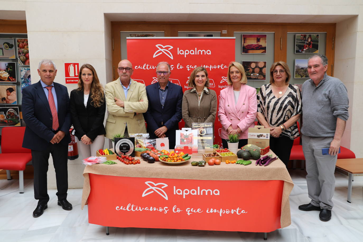 Rocío Blanco visita Cooperativa La Palma: “Es un ejemplo nacional del sector de la economía social en nuestro país”