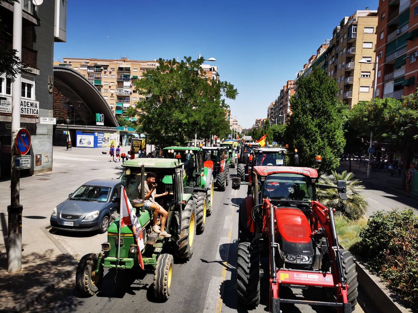 Tractorada de protesta para reclamar el riego de la Vega con aguas regeneradas