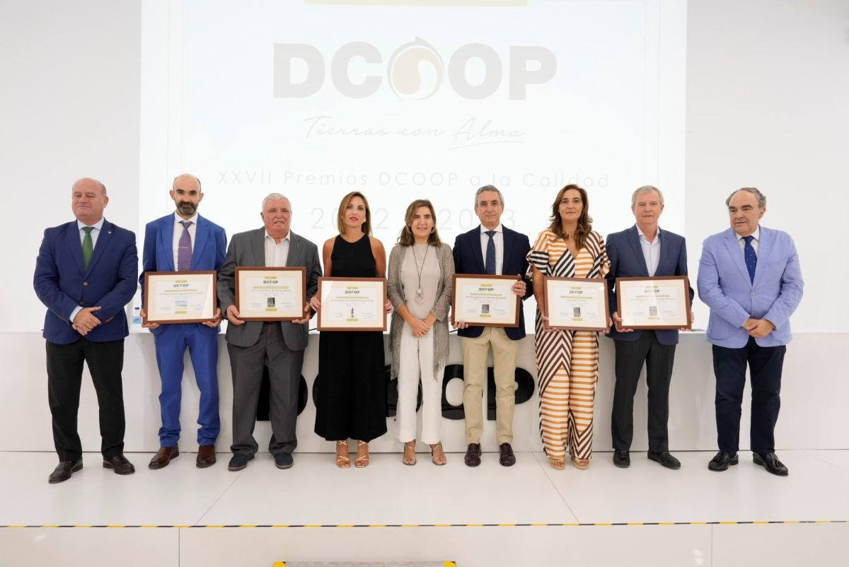 La consejera andaluza de Empleo entrega los XXVII Premios Dcoop a la Calidad del Aceite de Oliva