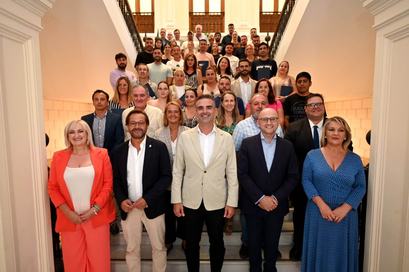 El consejero Ramón Fernández-Pacheco asistió al acto de entrega de las ayudas celebrado en Granada.