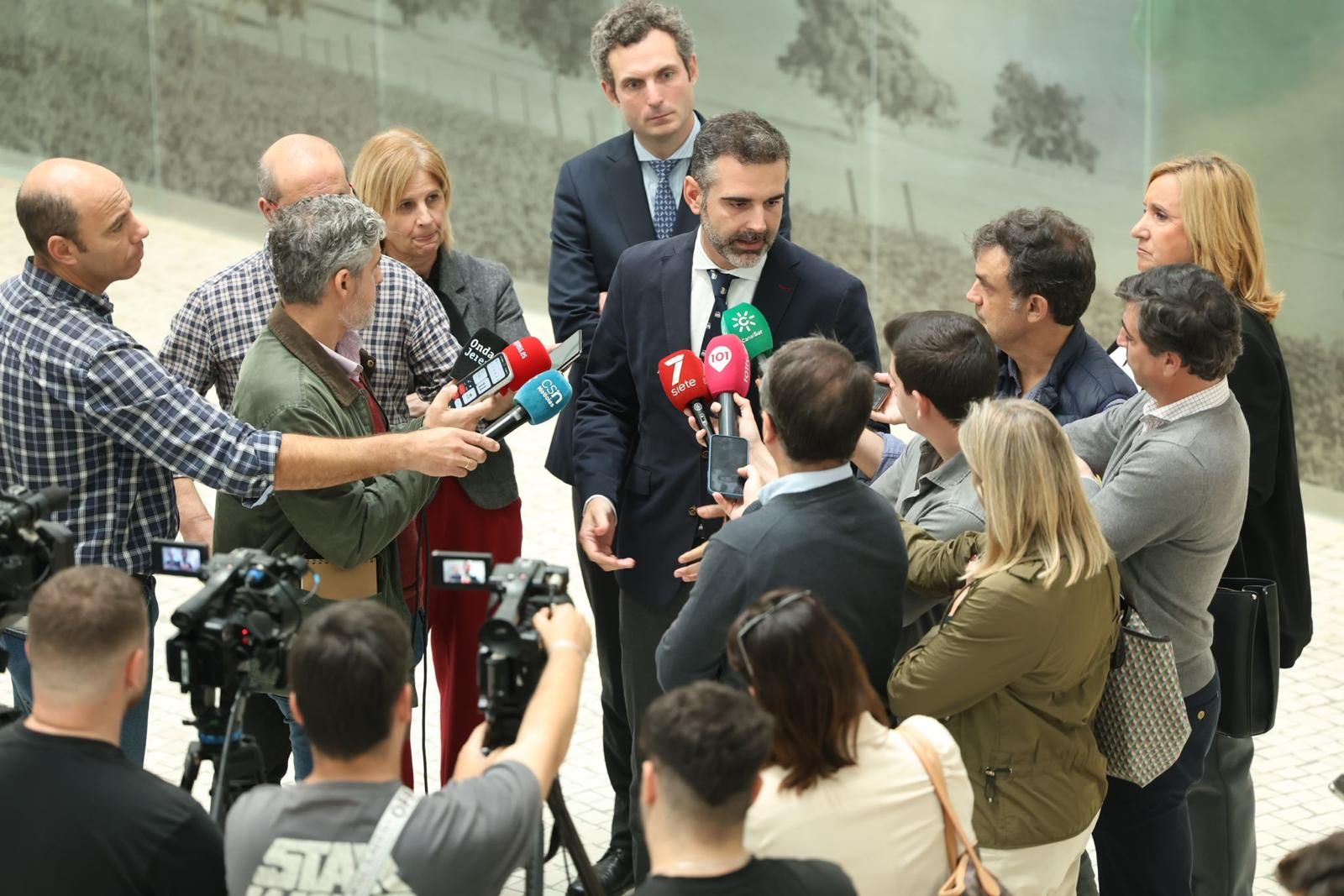 Los jóvenes agricultores pueden solicitar desde hoy lunes ayudas para el relevo generacional en el campo por 130 millones