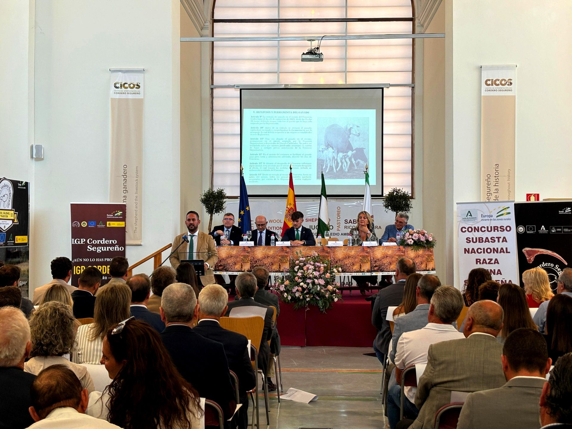 La inauguración de la Feria Agroganadera de Huéscar contó con representantes del Gobierno central, la Junta de Andalucía y la Diputación.