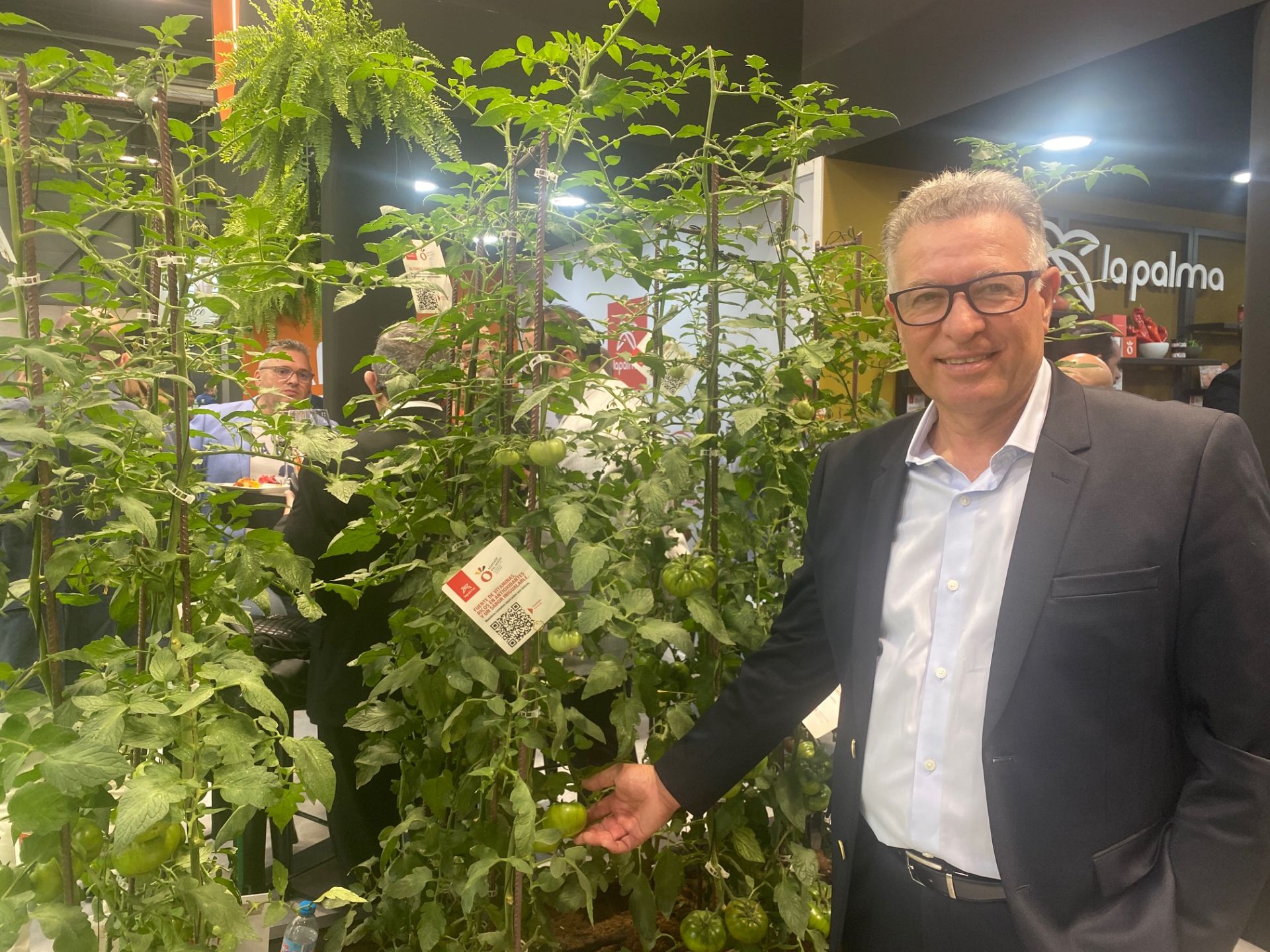 Cajamar se une a las cooperativas granadinas para impulsar la modernización agrícola y fortalecer la economía local